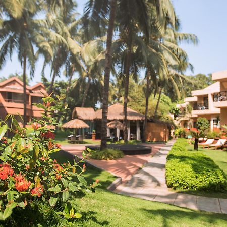 Whispering Palms Beach Resort Candolim Εξωτερικό φωτογραφία