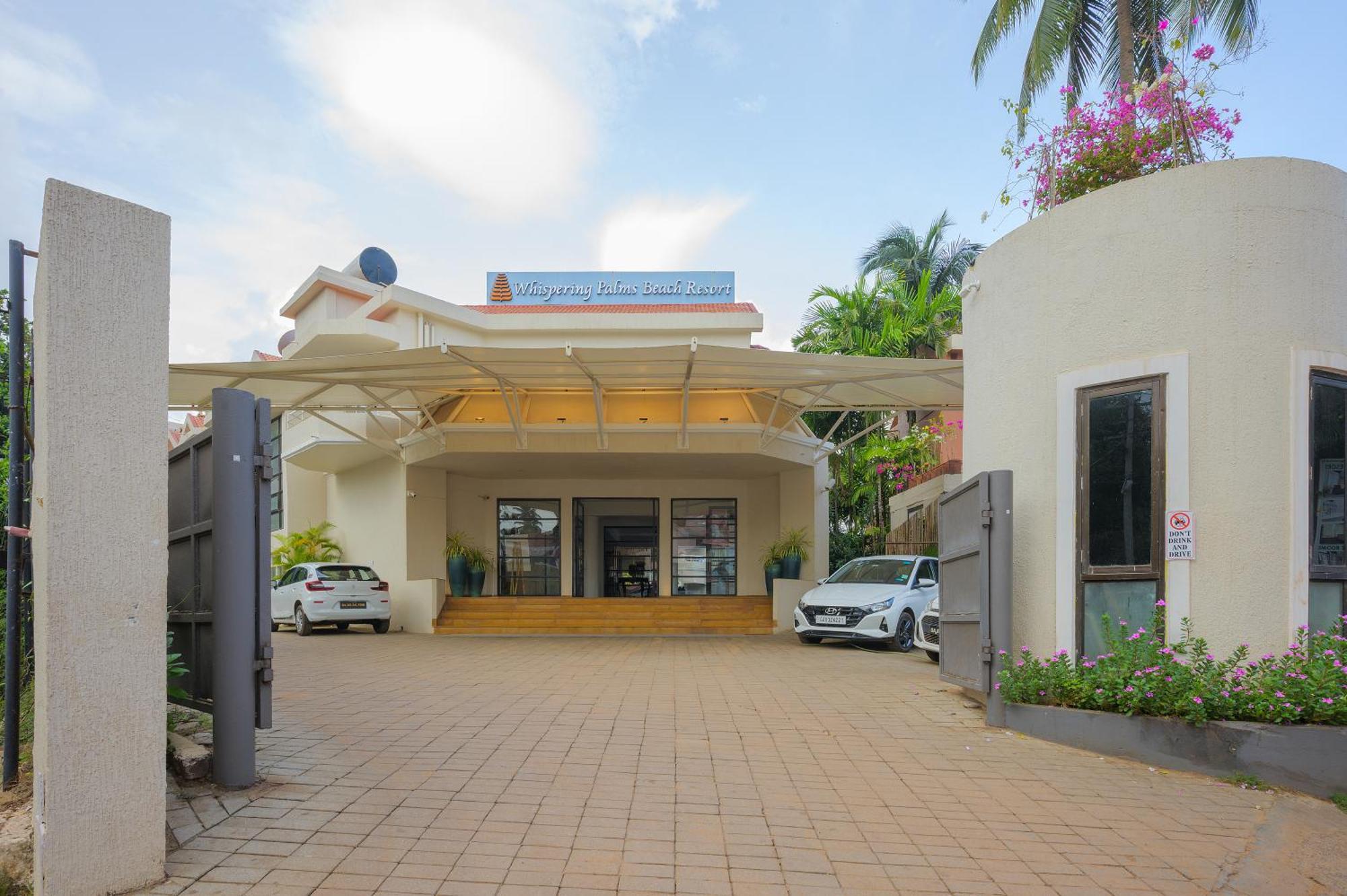 Whispering Palms Beach Resort Candolim Εξωτερικό φωτογραφία