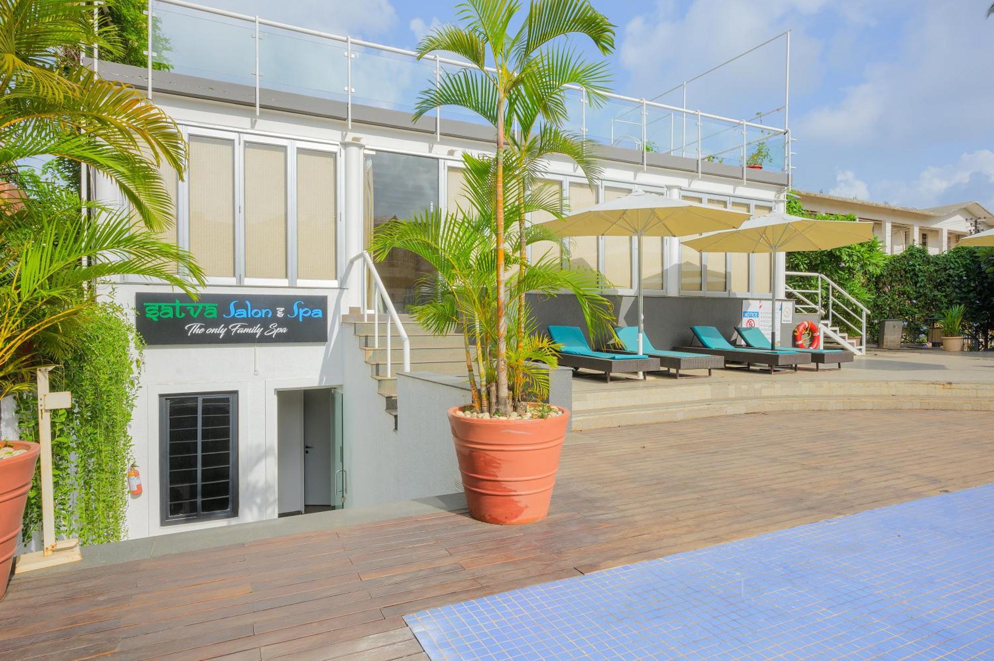 Whispering Palms Beach Resort Candolim Εξωτερικό φωτογραφία