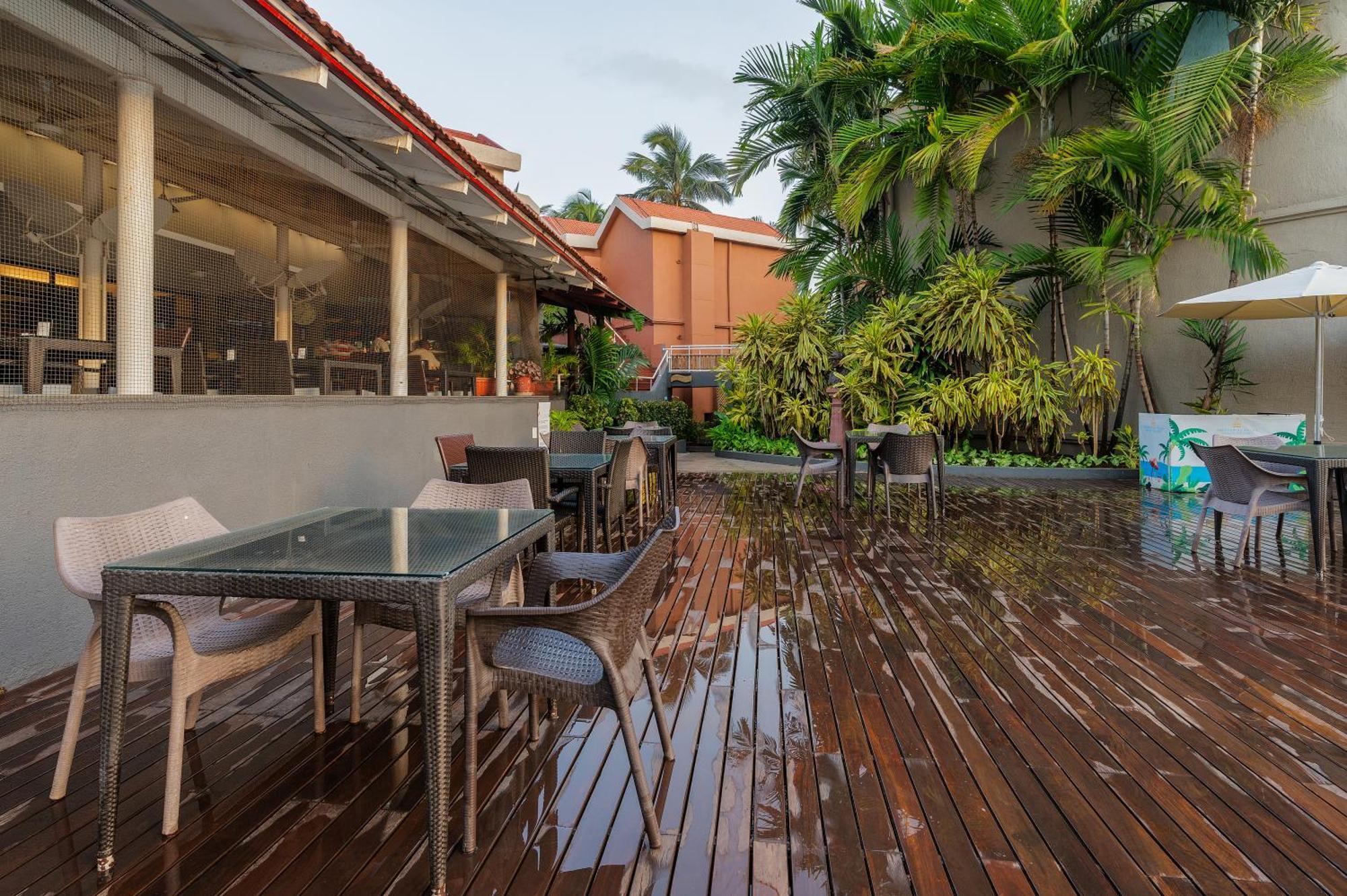 Whispering Palms Beach Resort Candolim Εξωτερικό φωτογραφία