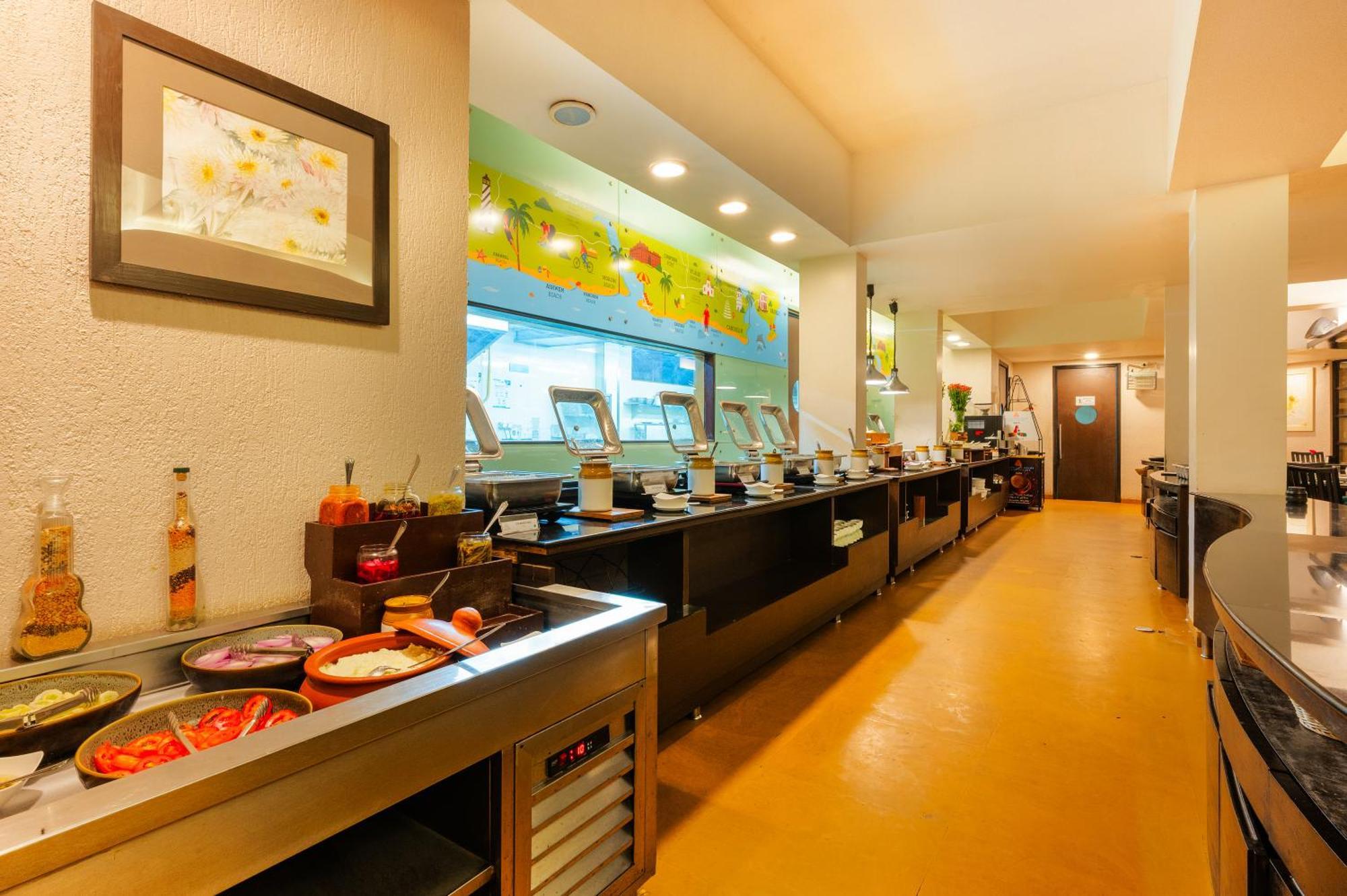 Whispering Palms Beach Resort Candolim Εξωτερικό φωτογραφία