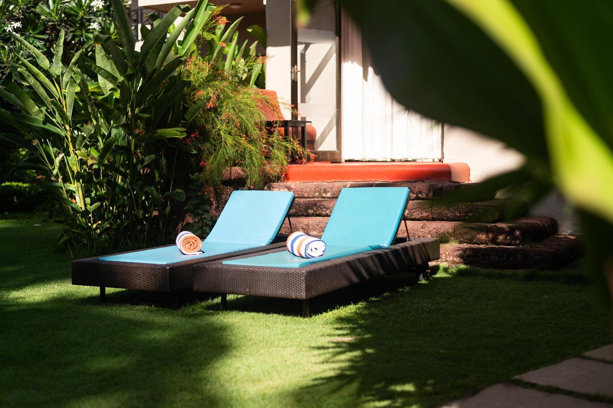 Whispering Palms Beach Resort Candolim Εξωτερικό φωτογραφία