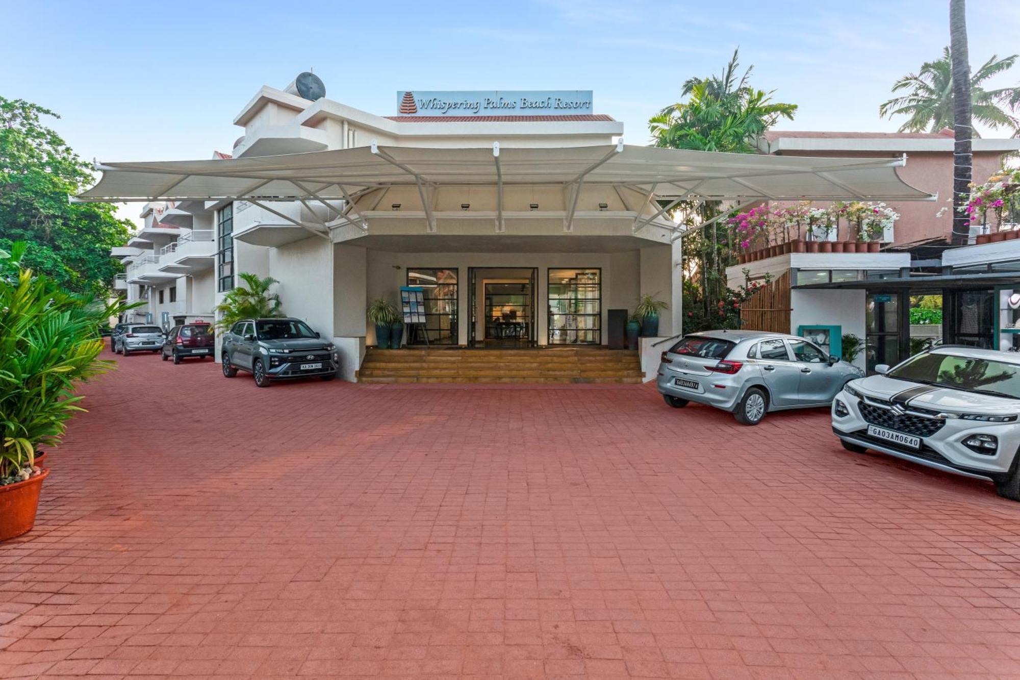 Whispering Palms Beach Resort Candolim Εξωτερικό φωτογραφία