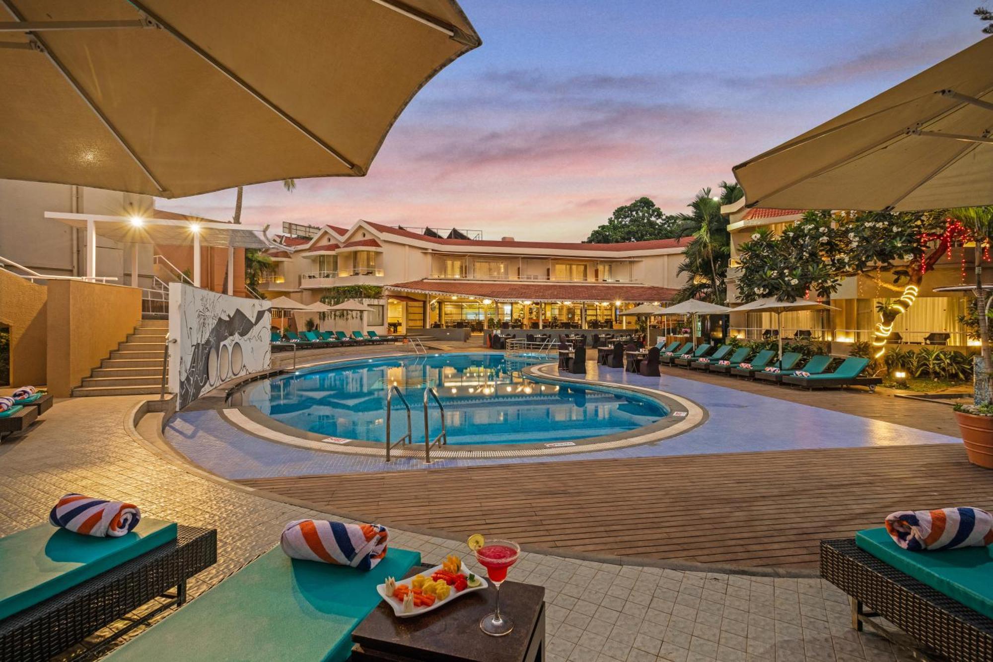 Whispering Palms Beach Resort Candolim Εξωτερικό φωτογραφία