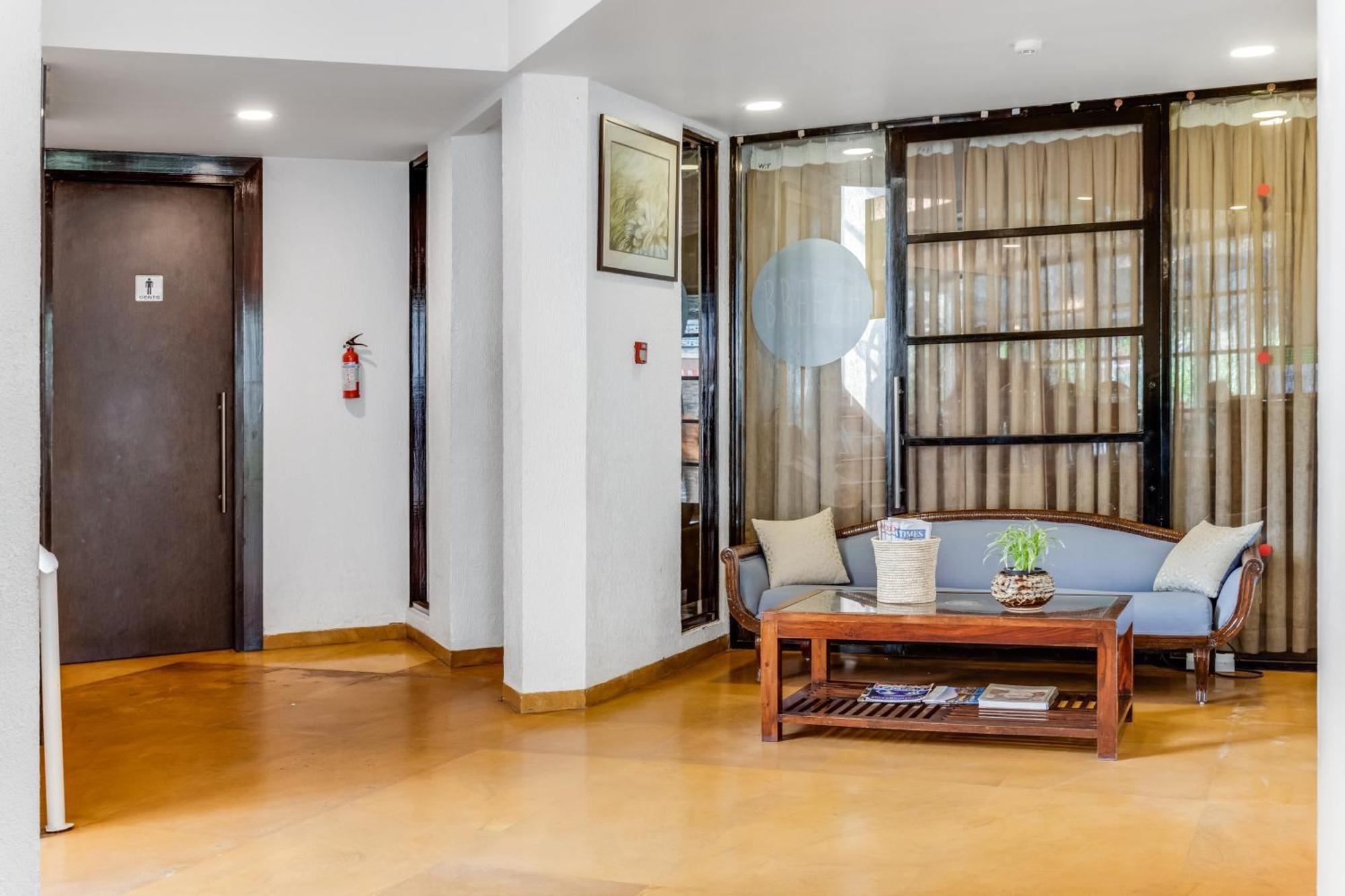 Whispering Palms Beach Resort Candolim Εξωτερικό φωτογραφία