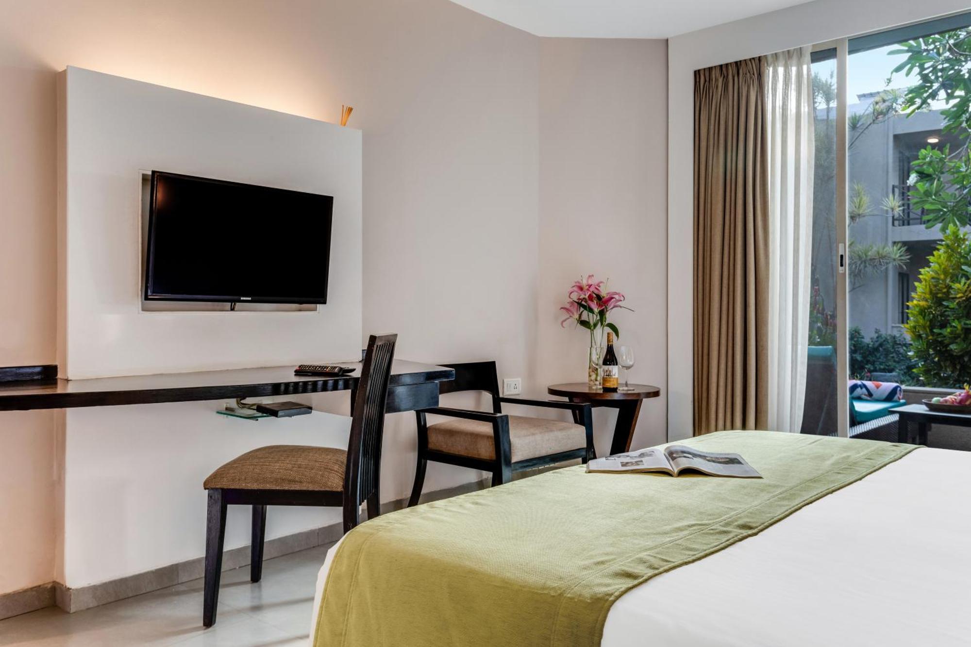 Whispering Palms Beach Resort Candolim Εξωτερικό φωτογραφία